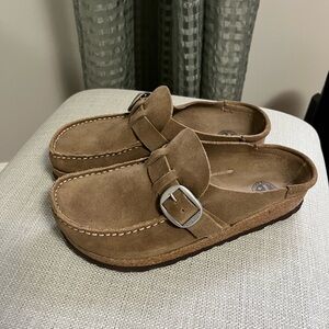 Birkenstock Buckley suede clog